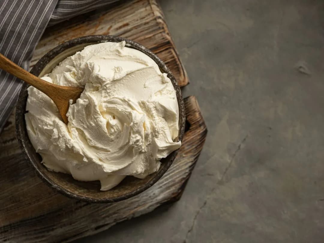 Czym zastąpić serek topiony w zupie? Sprawdzone alternatywy smakowe